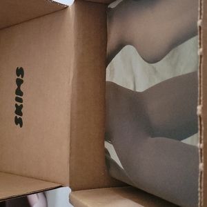 SKIMS 3 pack NWT IN BOX